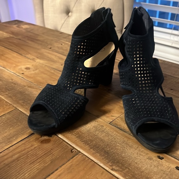 Bella Vita Suede Leather Leslie Perforated Gladiator Booties Navy Blue Size 10 - Picture 9 of 9